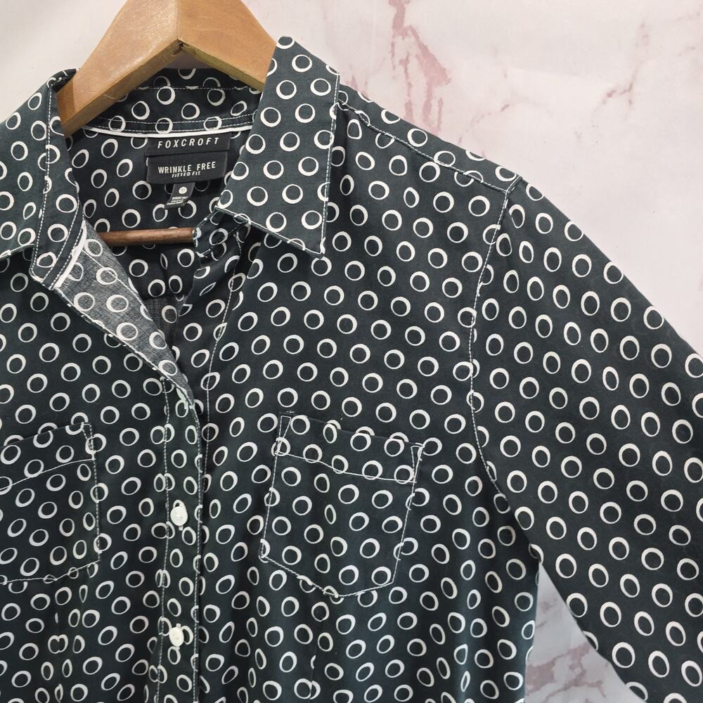Foxcroft Shirt Womens 10 Black White Button Up Wrinkle Free Iron Fitted Circle - Picture 11 of 12
